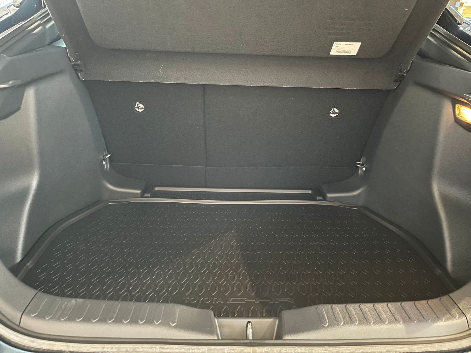 Fahrzeugabbildung Toyota C-HR Hybrid FWD Teamplayer / Technik-Paket