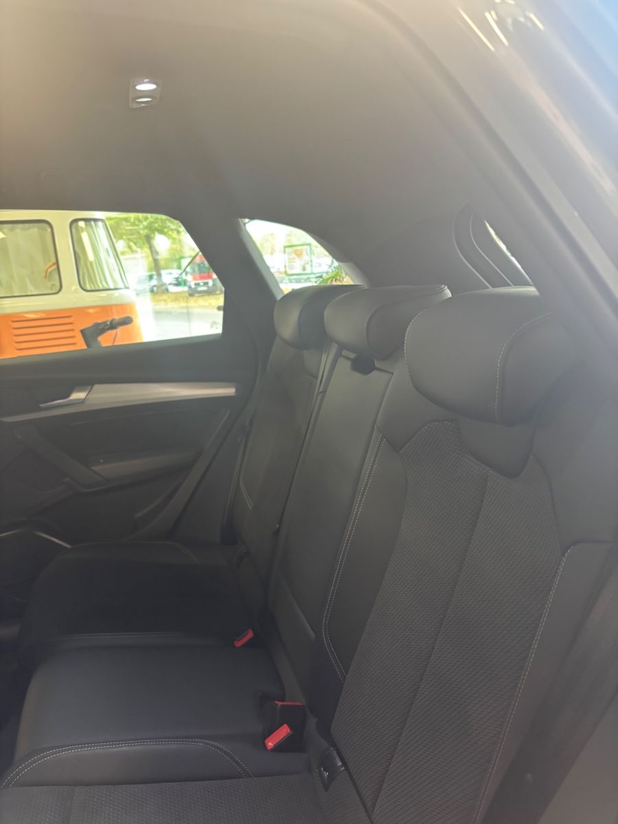 Fahrzeugabbildung Audi Q5 40 TDI quattro KAM NAV S-LINE