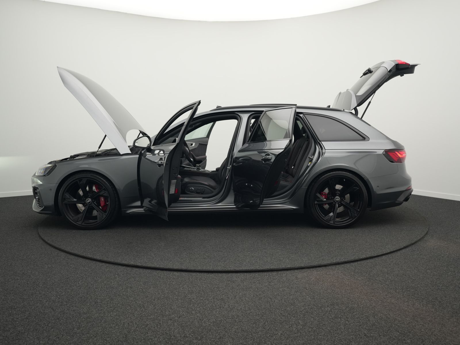 Audi RS4 - Bild 38