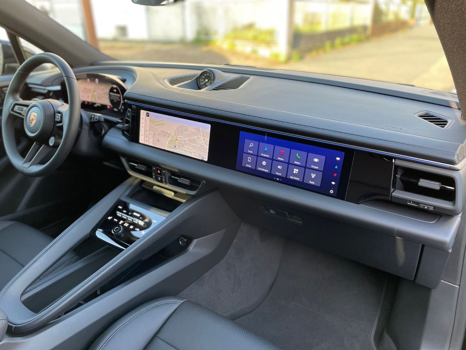 Fahrzeugabbildung Porsche Macan 4 |ACC|22"|Pano|3.Disp|SportChro|PASM|360°