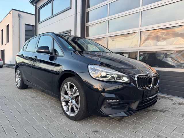 BMW 220i Active Tourer Sport Line LED PANO H*Up NAVI