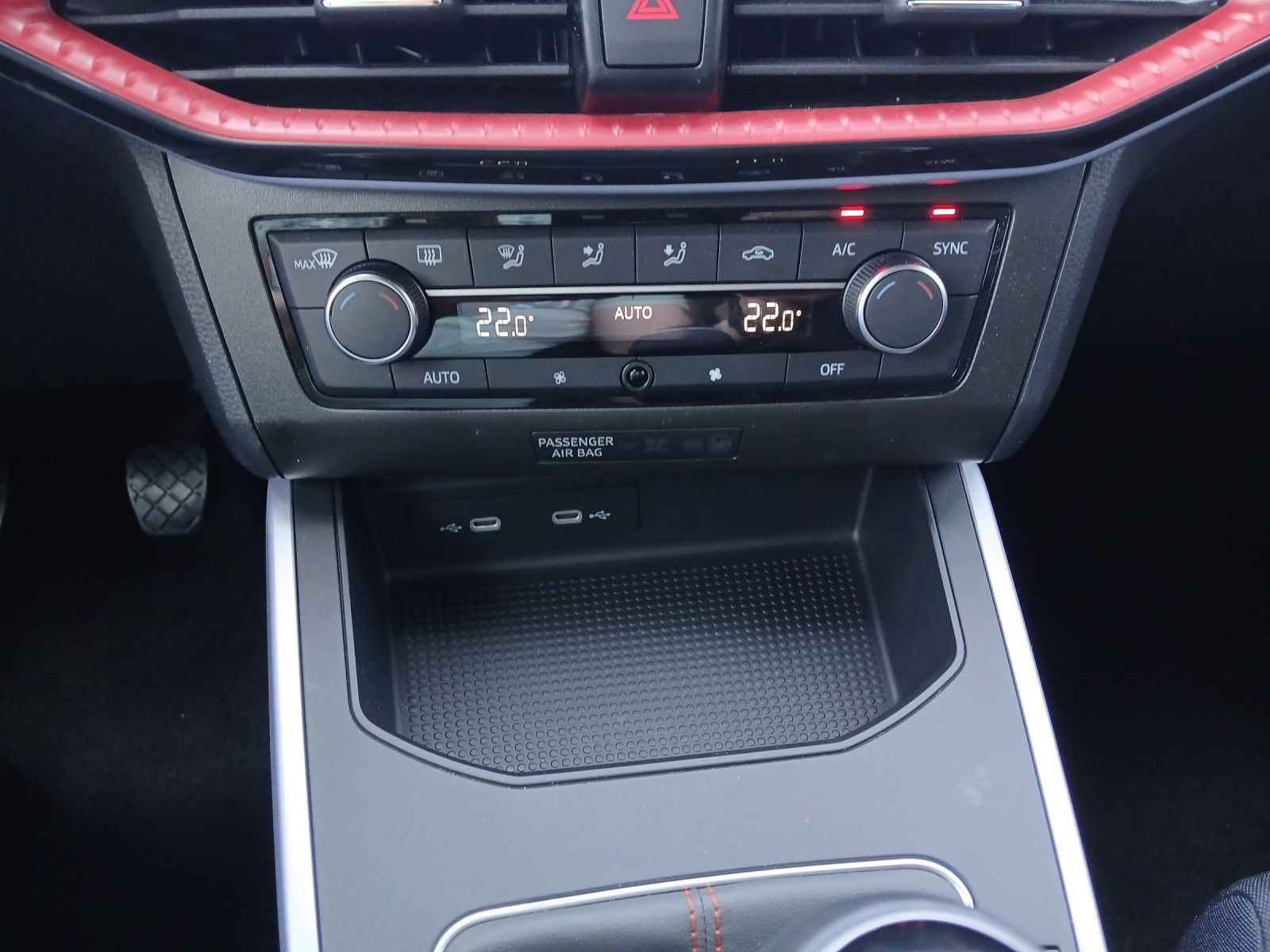 Fahrzeugabbildung SEAT Arona TSI FR-Line LED AID GRA PDC SH LM