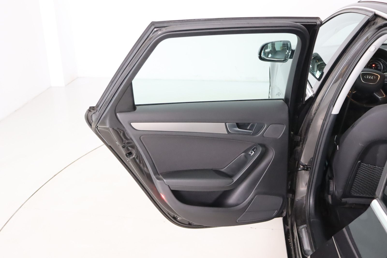 Fahrzeugabbildung Audi A4 2.0 TDI  Avant * Bi-Xenon * Navi * PDC