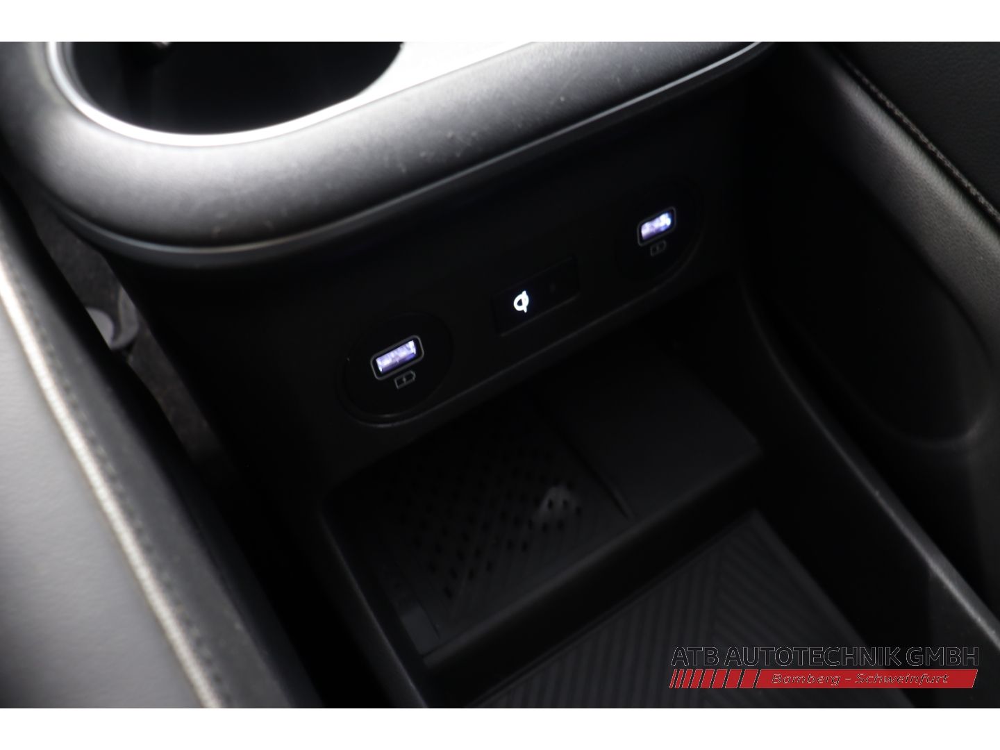 Fahrzeugabbildung Hyundai IONIQ 5 77,4 kWh UNIQ 4WD 97,7% SOH HUD El. Fond