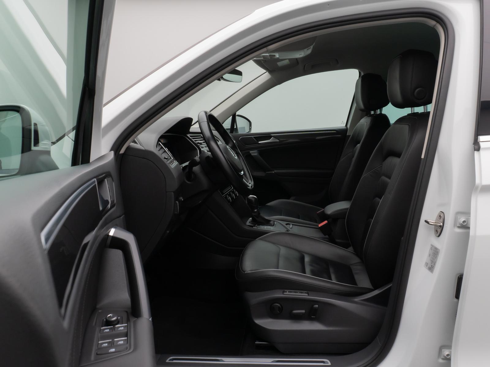 Volkswagen Tiguan Highline Kamera HUD DAB ACC LED 21Zoll