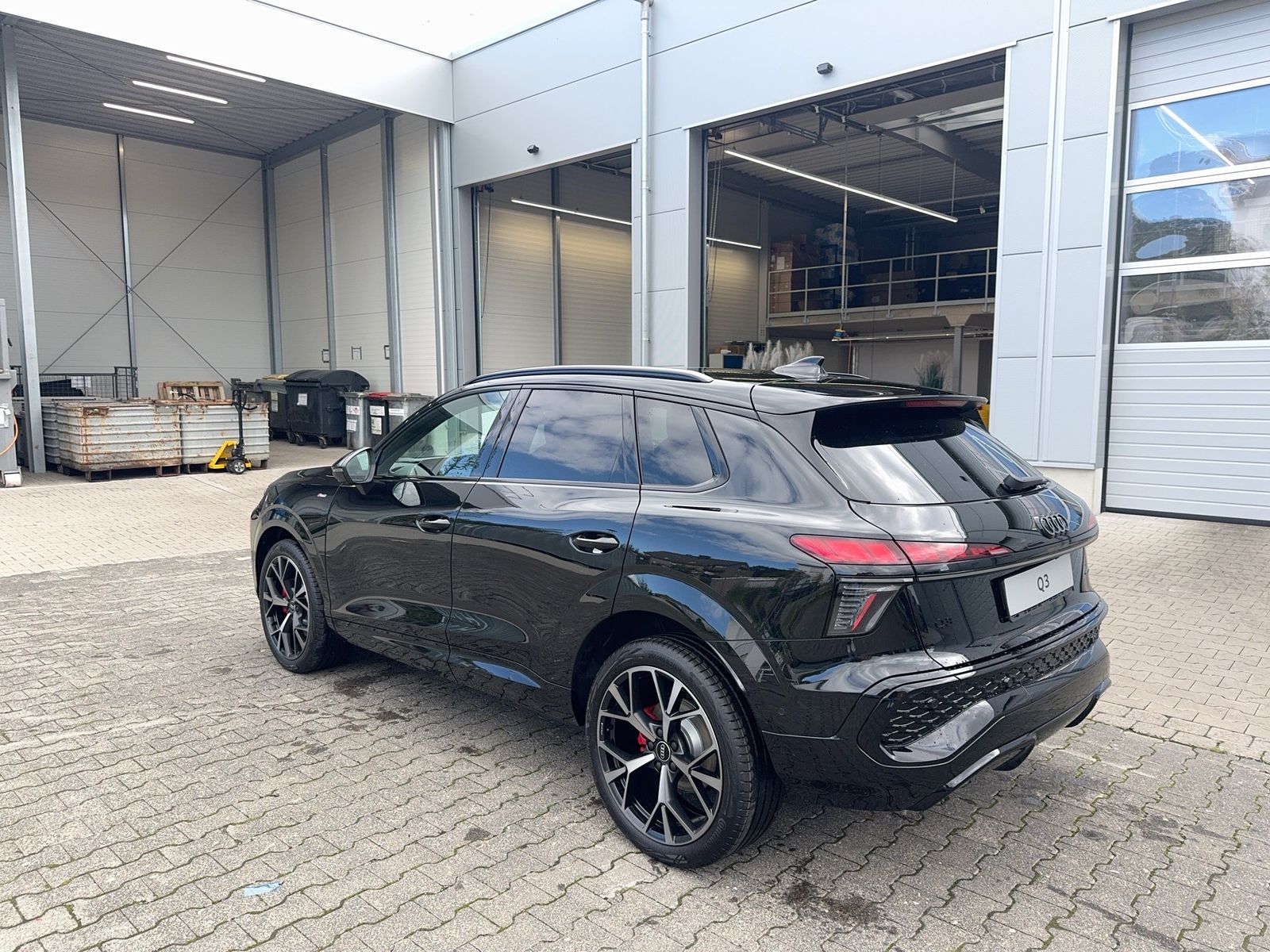 Audi Q3 SUV TDI quattro 142 kW S tronic TechPro AHK imagem 3