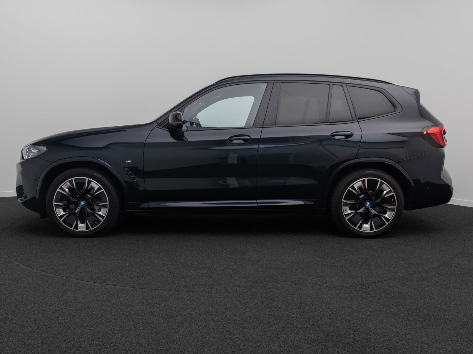 Fahrzeugabbildung BMW iX3 IMPRESSIVE H/K 360&deg;Panorma HUD DAB Sport 20"