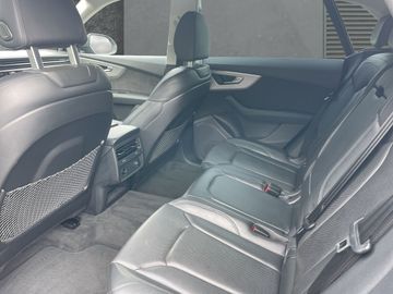 Audi Q8 - 10