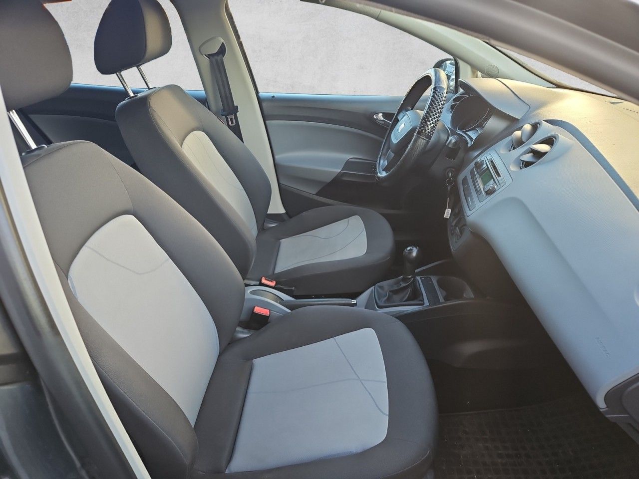 Fahrzeugabbildung SEAT Ibiza Reference Salsa - nur Export / Gewerbe