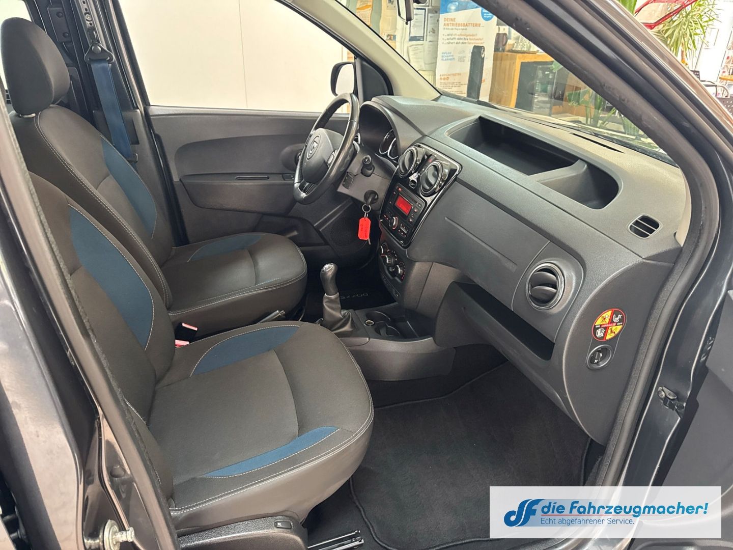 Fahrzeugabbildung Dacia Dokker Celebration ACC Apple CarPlay Android Aut