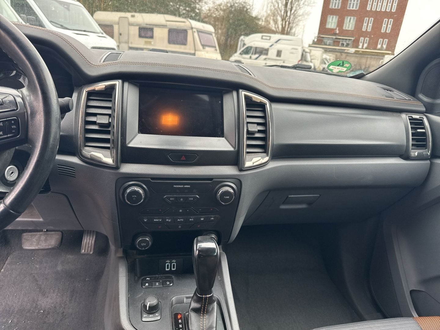 Fahrzeugabbildung Ford Ranger Wildtrak Doppelkabine 4x4 3.2 TDCi AHK Na