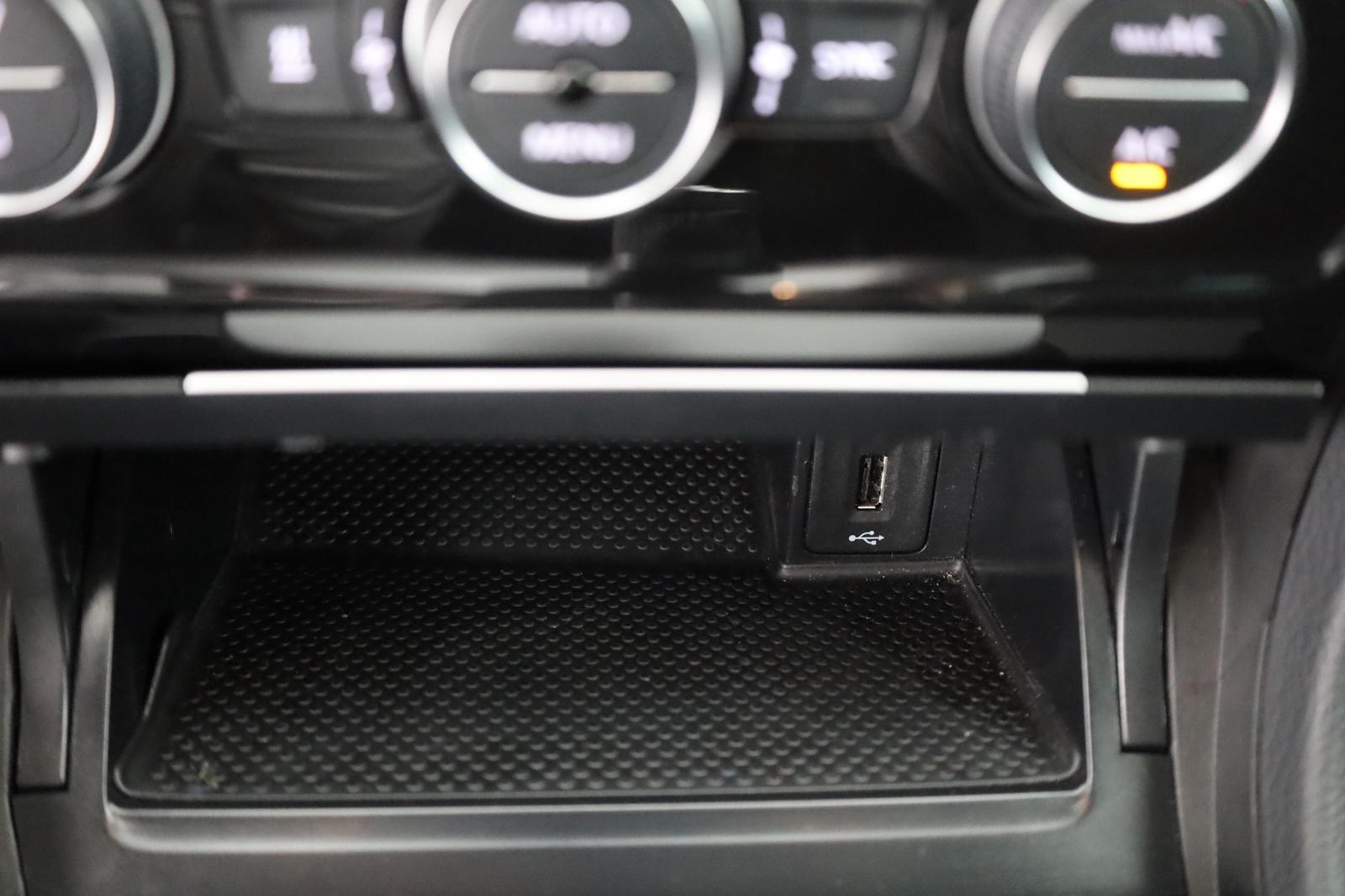 Volkswagen Golf VII 1.5 TSI Join Navi Standheizung ACC PDC