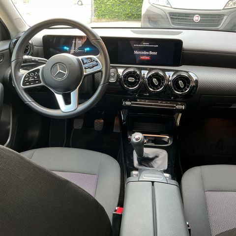 MERCEDES-BENZ Mercedes-benz A 180 d Business - ok neopatentati