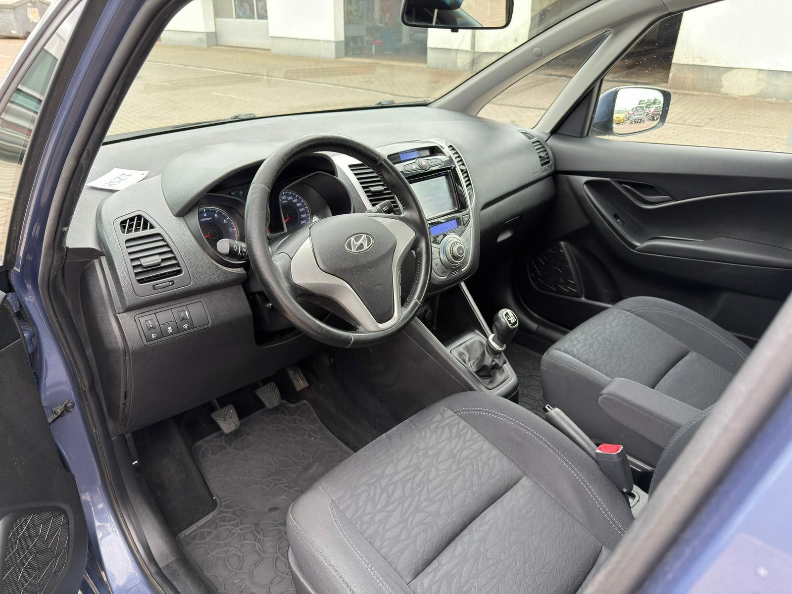 Fahrzeugabbildung Hyundai ix20 1.6 Comfort Navi*Allwetterbereifung