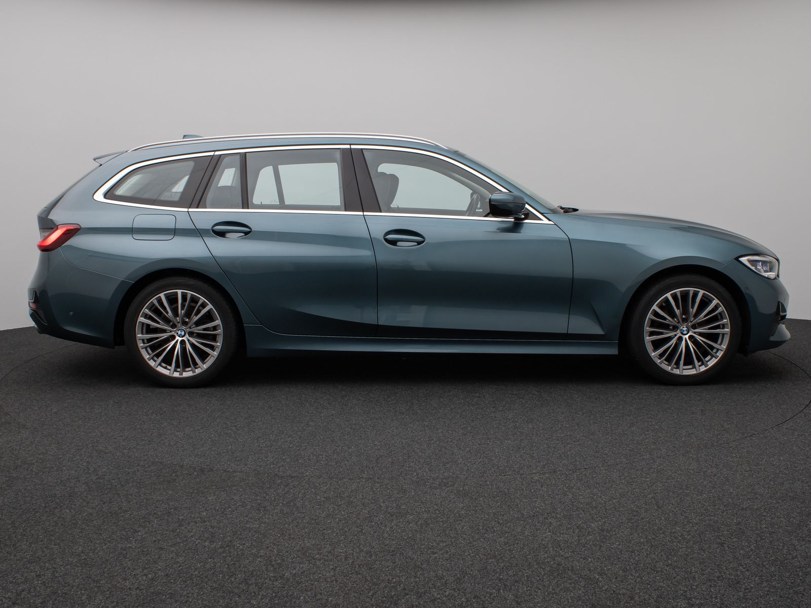 Fahrzeugabbildung BMW 320d Sport Line Kamera Laser HUD DAB HiFi Komfor