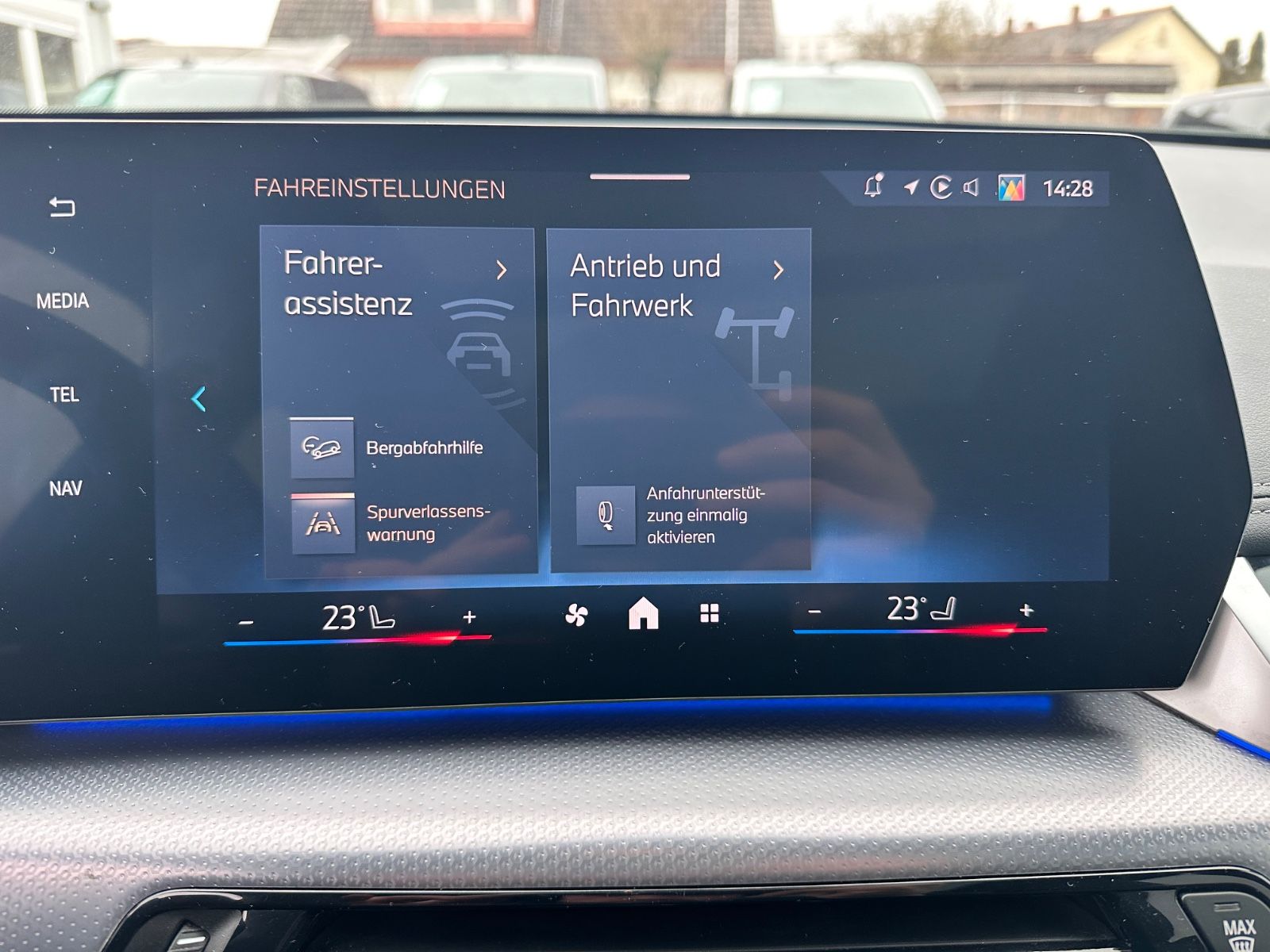 BMW X1 23d xDrive M-Sport Navi ACC Leder AHK Pano 20 foto 17