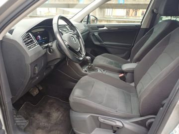 Volkswagen Tiguan - 12