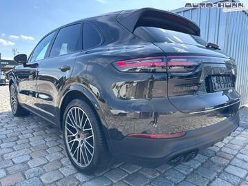 Porsche Cayenne - 4