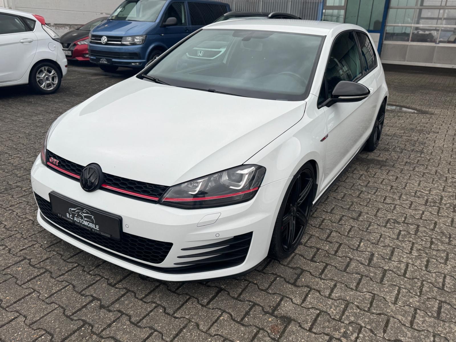Volkswagen Golf VII Lim. GTI Performance BMT*DSG*Bi-Xenon*