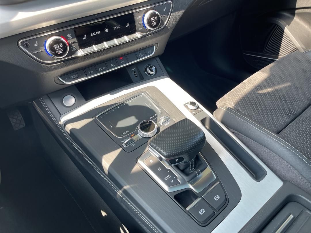 Fahrzeugabbildung Audi Q5 2.0 TFSI e 55 e quattro sport 360,HUD,Kamera