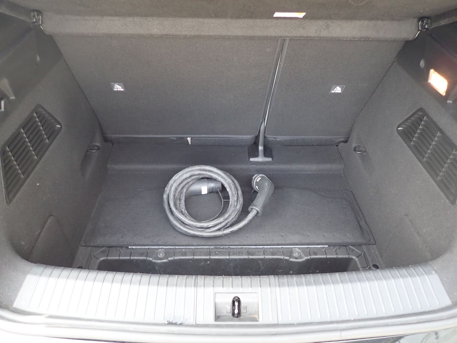 Fahrzeugabbildung Renault Megane E-TECH Electric Iconic 60KW/LEDER E-Tech