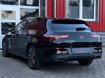 Mercedes CLA 250 Shooting Brake - 12