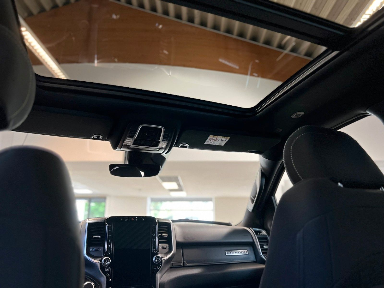 Fahrzeugabbildung Dodge RAM 1500 Big Horn Night  3.0L MY25 *PANO*LPG