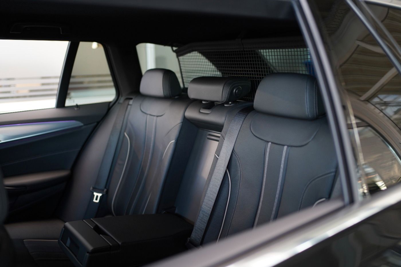 Fahrzeugabbildung BMW 520d xDrive +Head Up+AHK+Sportsitze+Alarmanlage+