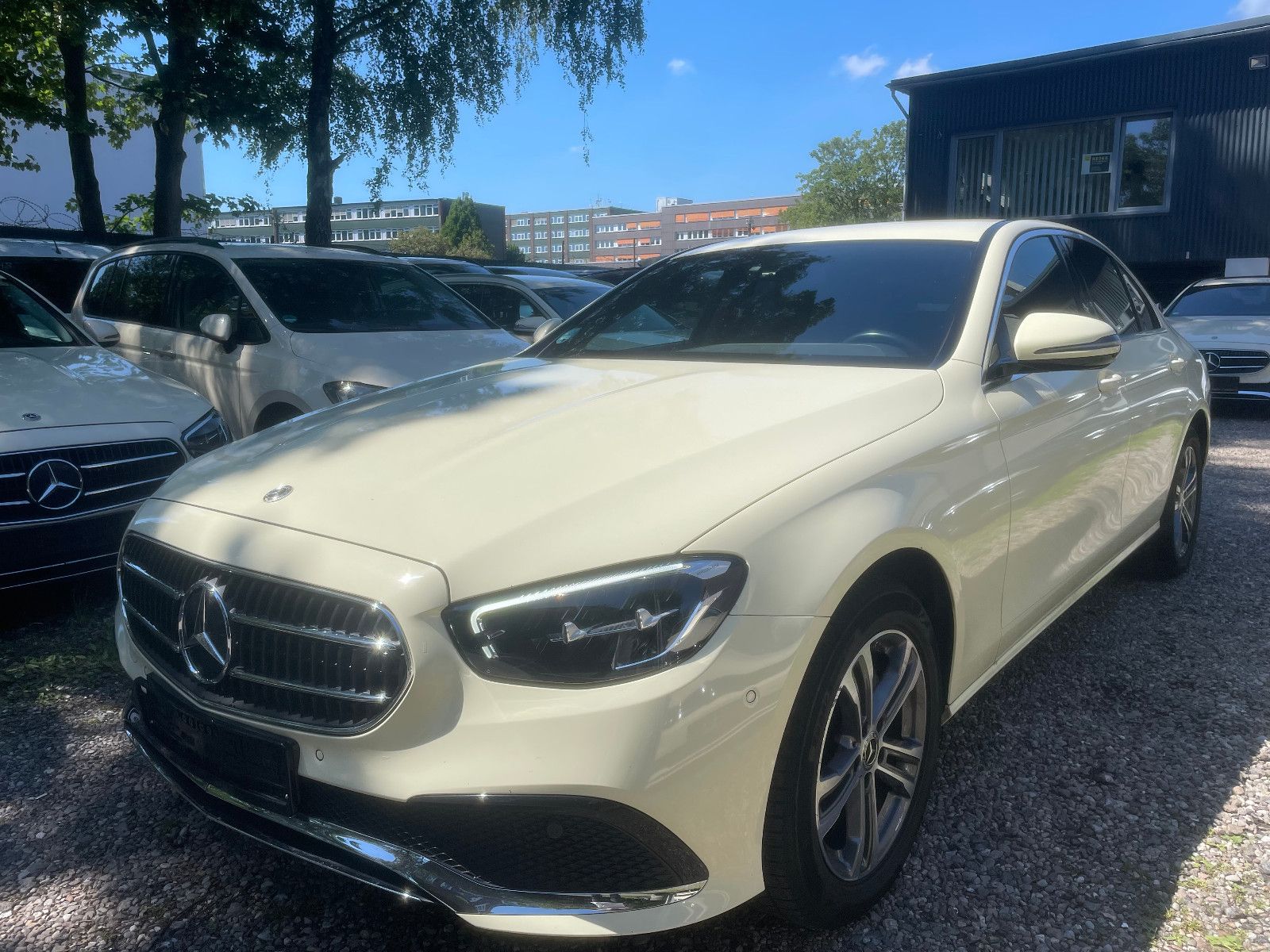 MERCEDES-BENZ E 220 d Autom.