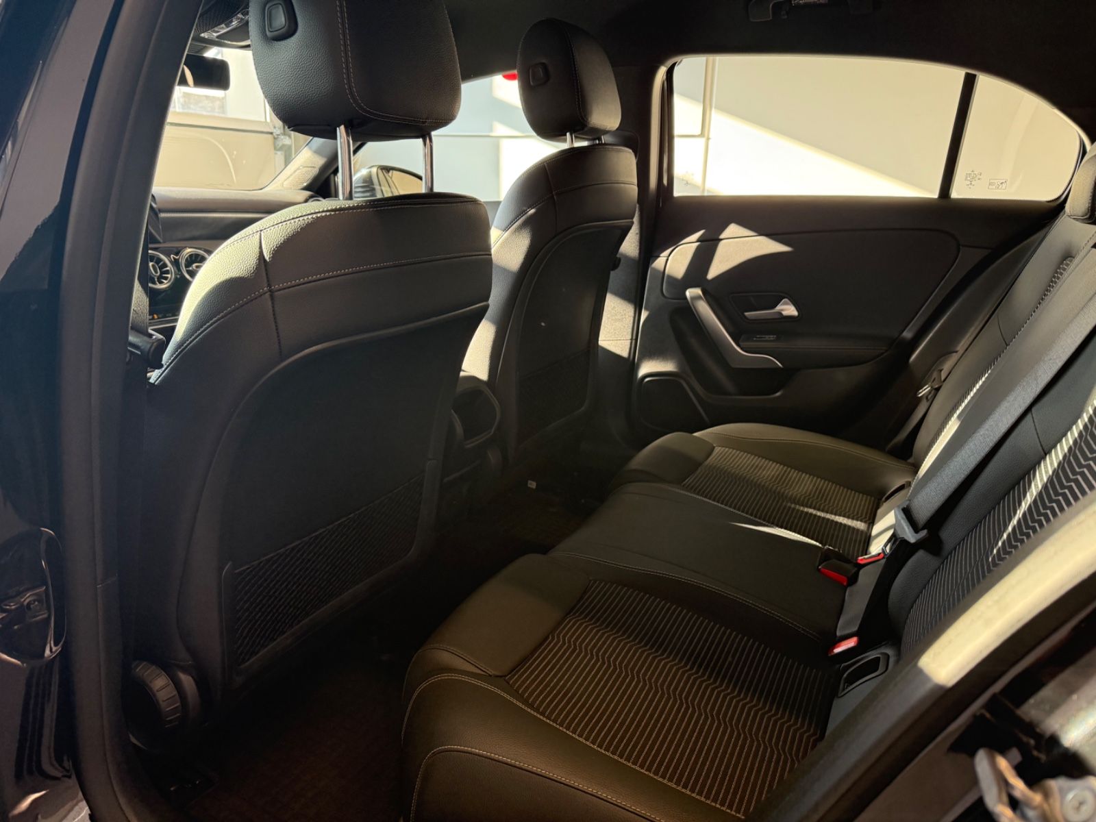 Fahrzeugabbildung Mercedes-Benz A 250 e Progressive DAB Licht- u. Sicht-Paket