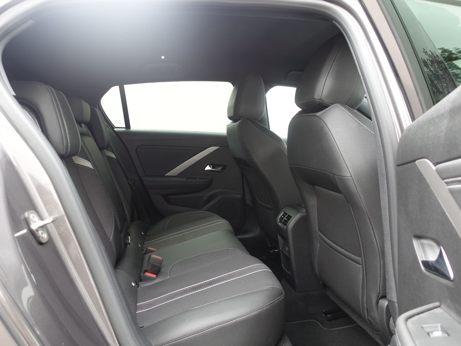 Fahrzeugabbildung Opel Astra 1.2Turbo GS-Line Kamera,Sitzh.,PDC,LED