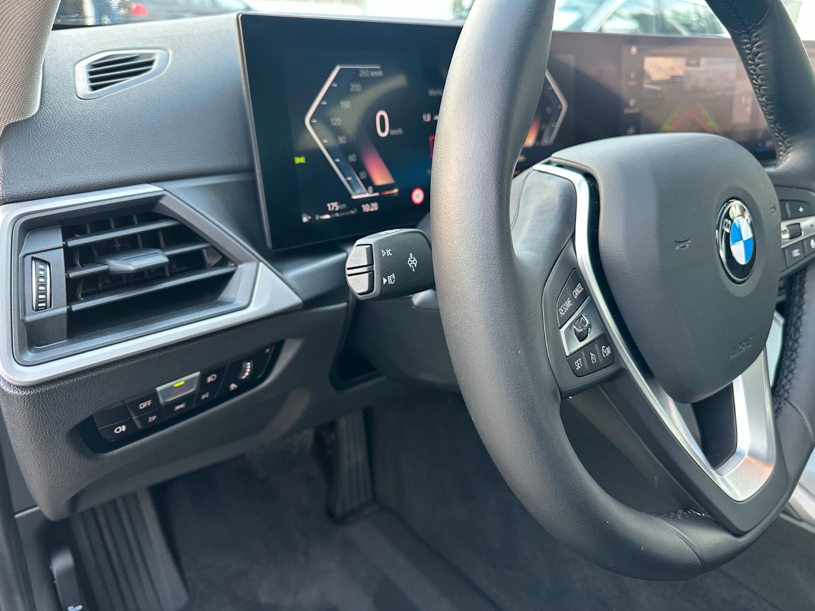 BMW 318 i*ADAPT. LED*360°*DAB* foto 12