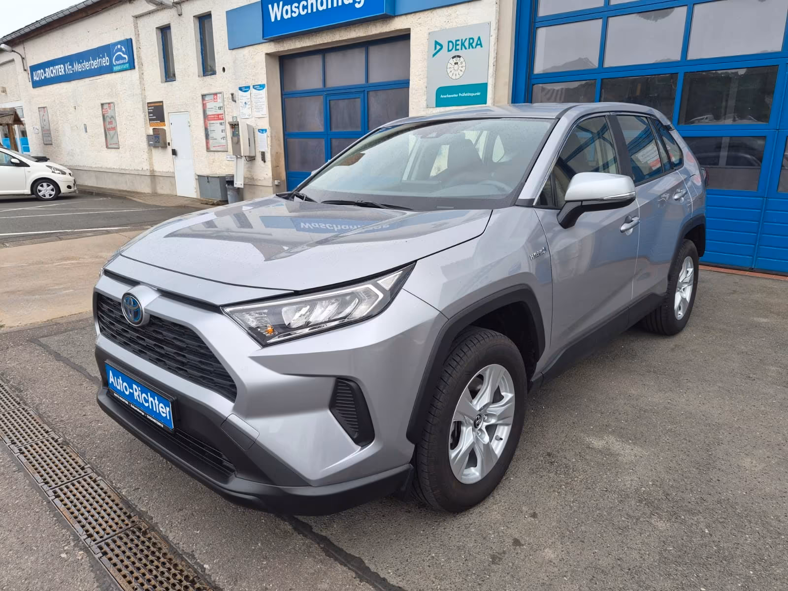 Toyota RAV 4 Hybrid 4x2  1. Hand, AHK