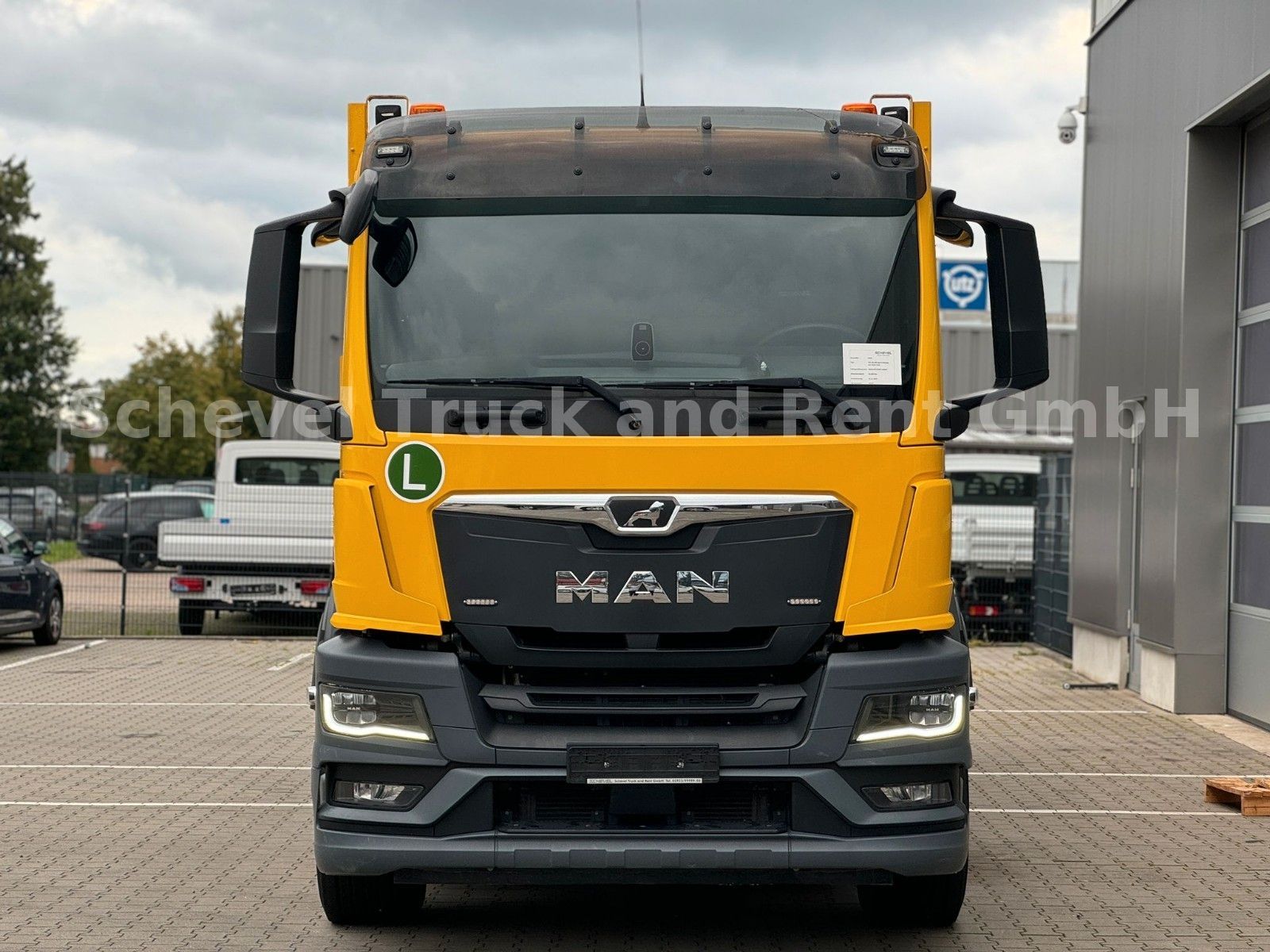 Fahrzeugabbildung MAN TGS 26.430 6x2-4 Pritsche mit FASSI F235