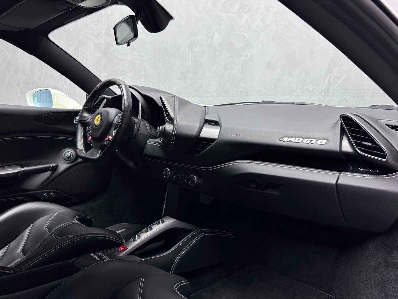 FERRARI 488 GTB CARBON RACING