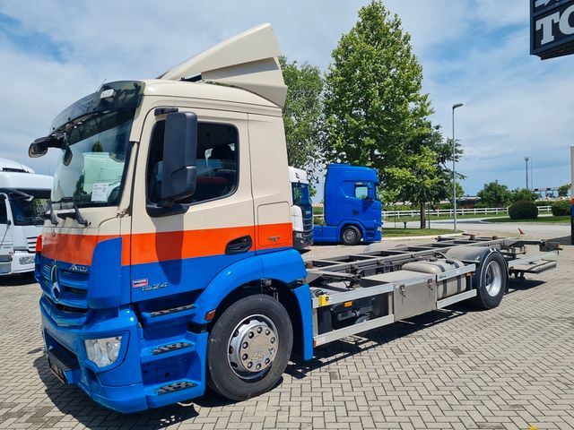 Mercedes-Benz ANTOS 1824 Nl brief chassis 7.3m