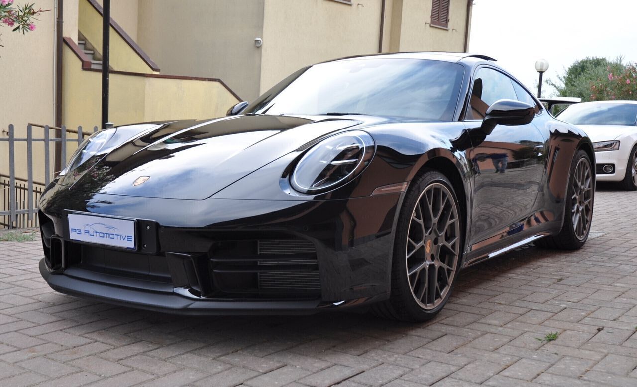 Porsche 911 Carrera 992.2 Coupe 3.0 2 posti imagem 3