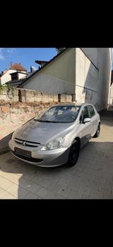 Peugeot 307 Premium 135 Premium - Peugeot 307 Premium mit Benzin-Antrieb