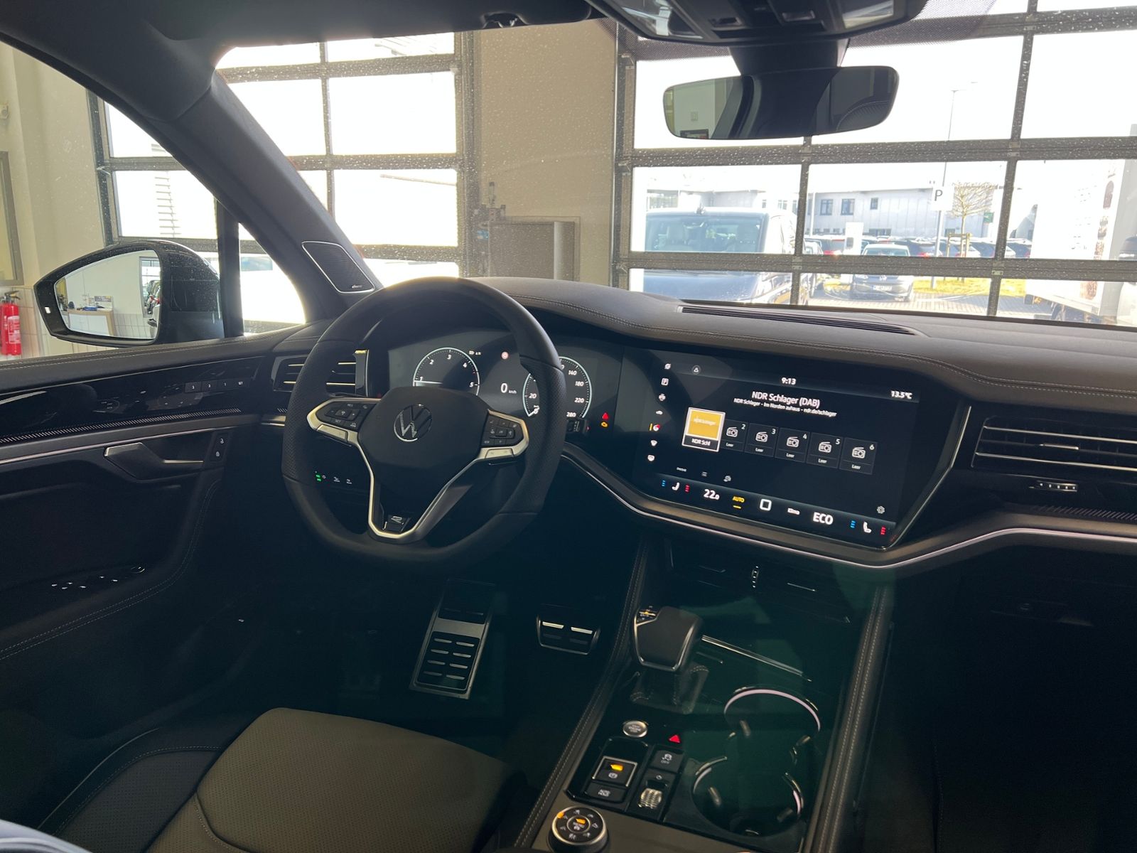 Fahrzeugabbildung Volkswagen Touareg R-Line 3.0 V6 TDI 4MOTION *AHK, LED, Luf