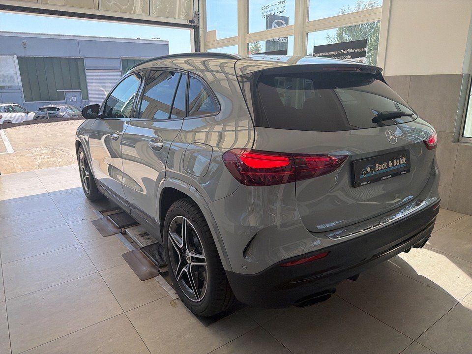 Mercedes-Benz GLA 250 AMG-Line Special Edition PANO BURM AHK M foto 3