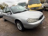 Ford Mondeo 2.0 16V Ghia NEU TÜV 10 2027 - gebrauchte Ford Mondeo aus dem Jahr 2000