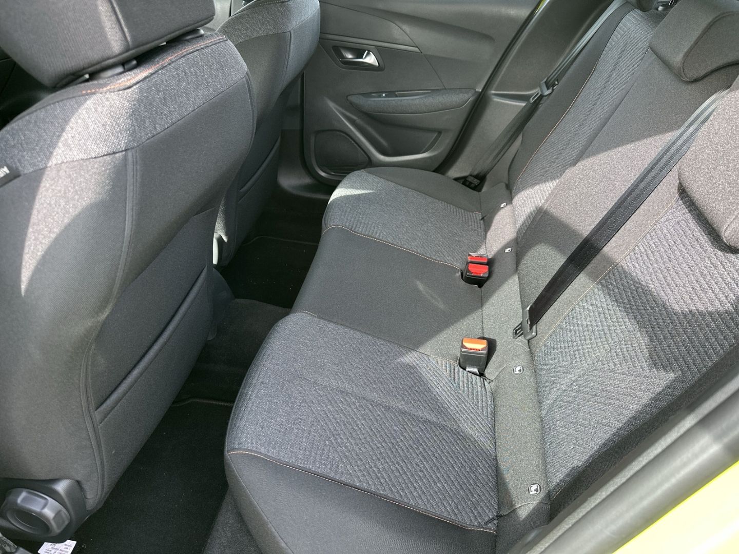 Fahrzeugabbildung Peugeot 208 Style 1.2 PureTech 100 EU6e