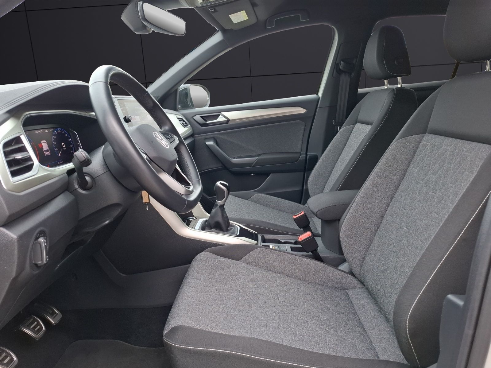 Fahrzeugabbildung Volkswagen T-Roc Move Matrix Navi AID ACC RFK SH LM