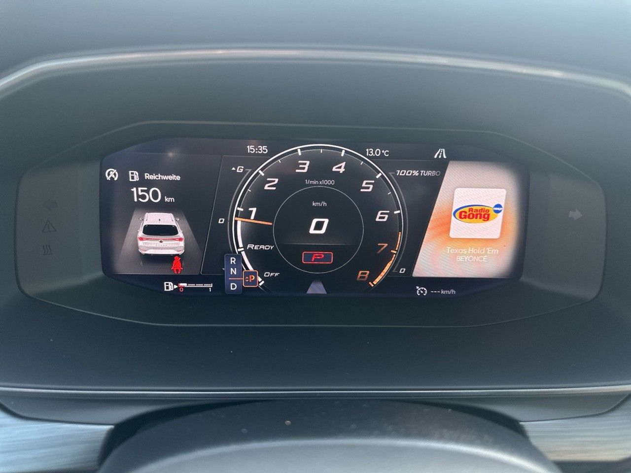 Fahrzeugabbildung CUPRA Leon Sportstourer 2.0 TSI 245 PS DSG - mit KI generiert/bearbeitet