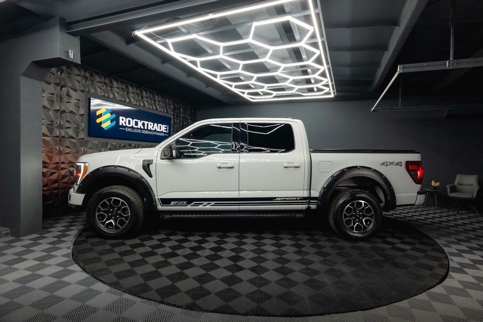 Fahrzeugabbildung Ford F150 3.5L V6 PowerBoost RAPTOR Twin-Turbo 4x4
