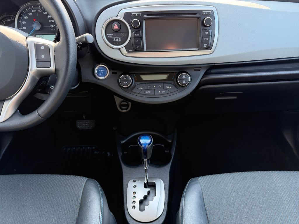 Fahrzeugabbildung Toyota Yaris Hybrid 1.5 VVT-i Club