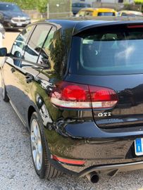 Volkswagen Golf - 11