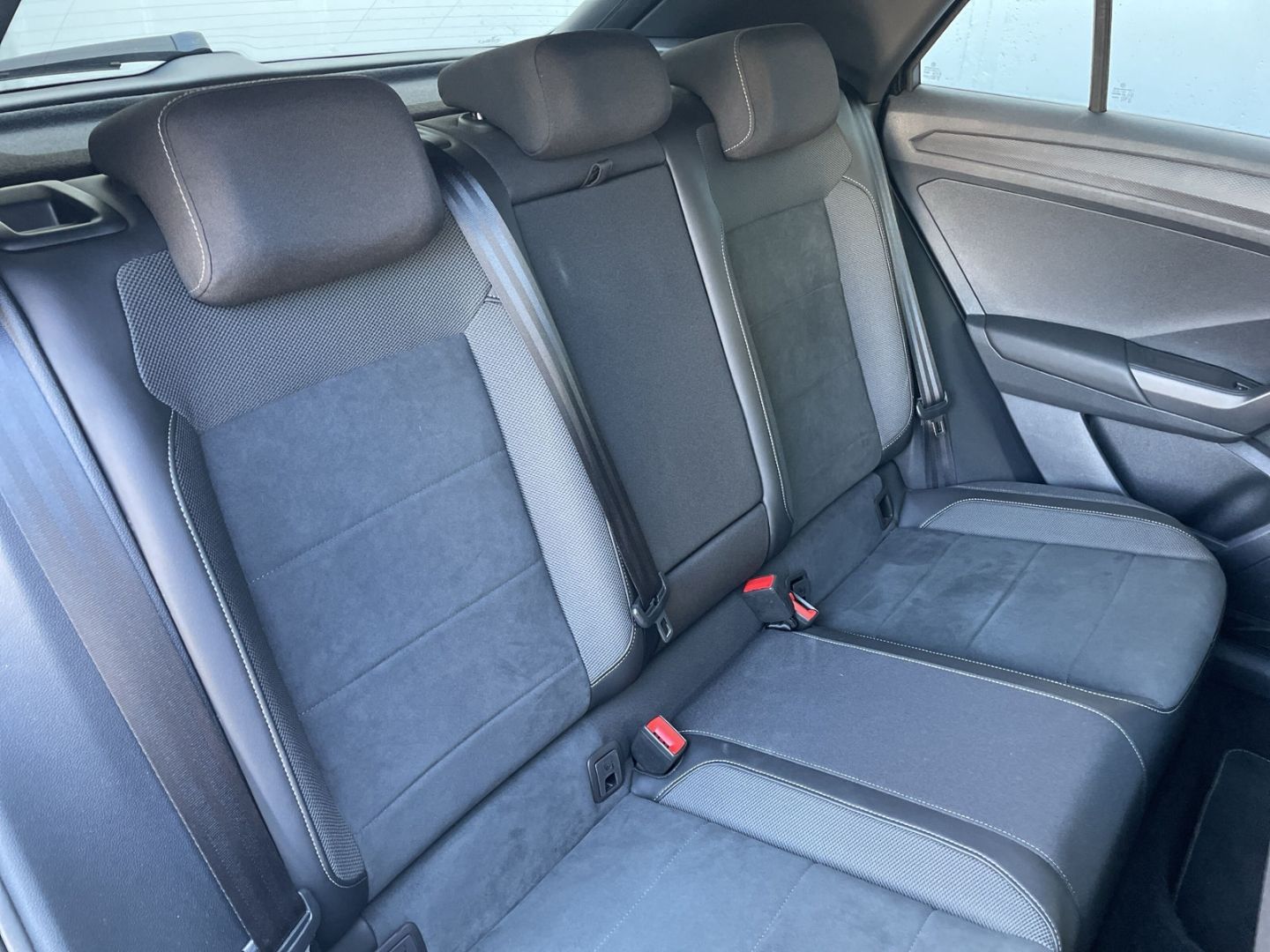 T-Roc 1.5 TSI DSG R-Line AHK/Kamera/Navi/App-Con