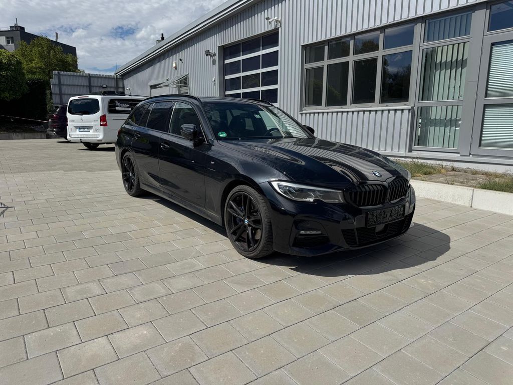 Image of BMW 330