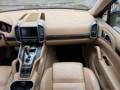 PORSCHE Cayenne Turbo PORSCHE Cayenne Turbo